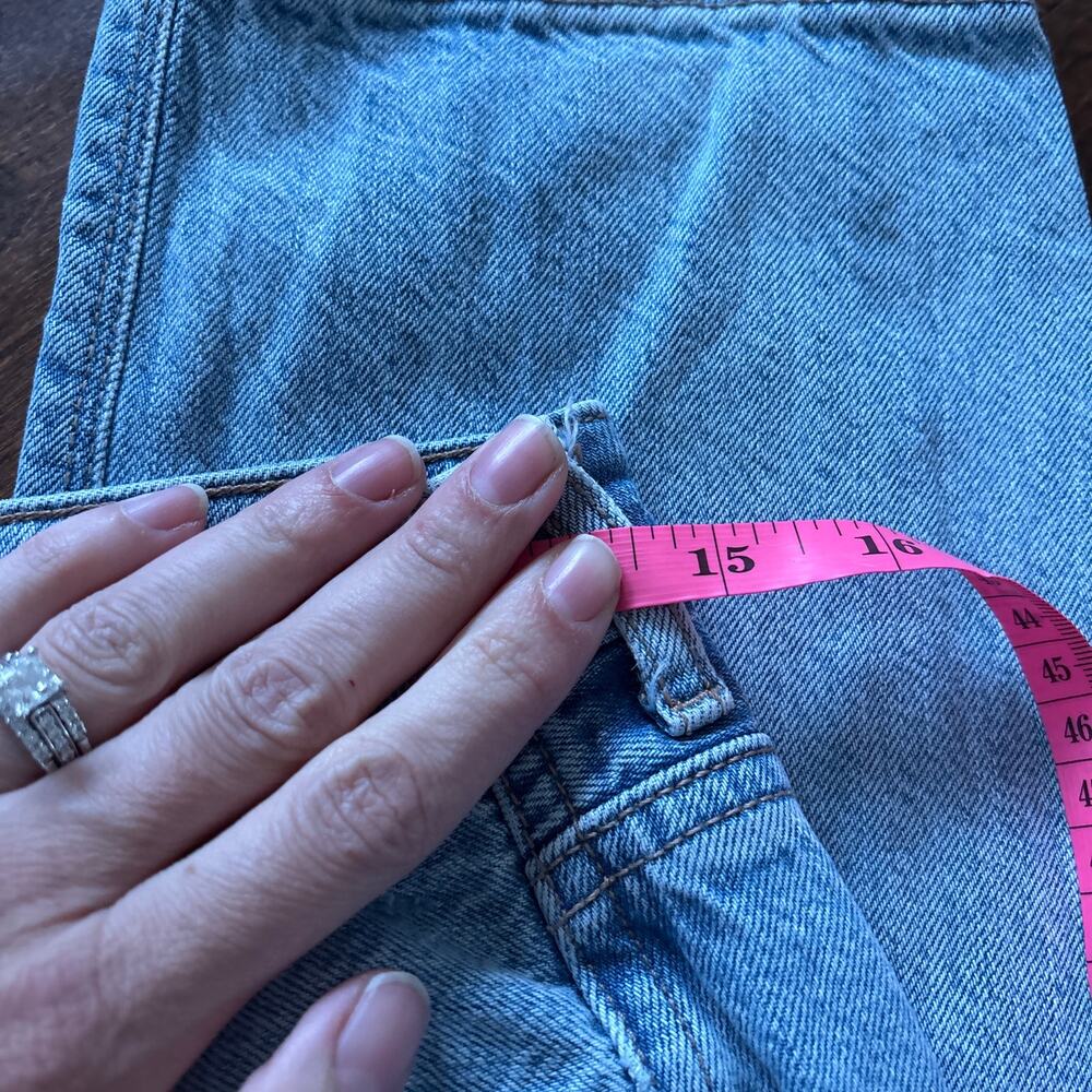 American Eagle Highest Rise Mom Jeans Light Blue Distressed Ripped Women‎ 8 long - Picture 13 of 14